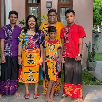 View photo 2 of 3, Batik Saree 04