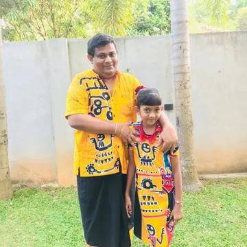 View photo 3 of 3, Batik Saree 04